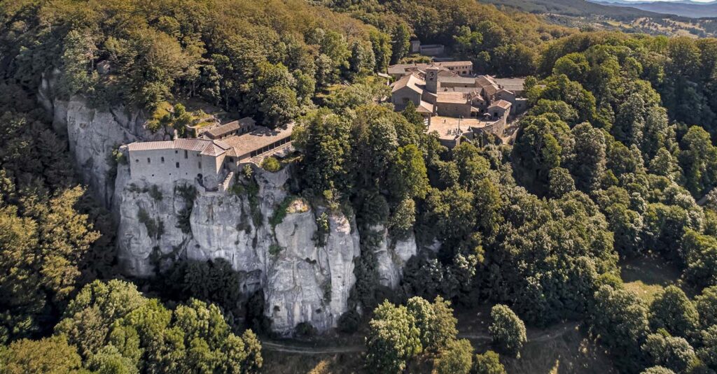 Panoramisch uitzicht bij La Verna in Toscane