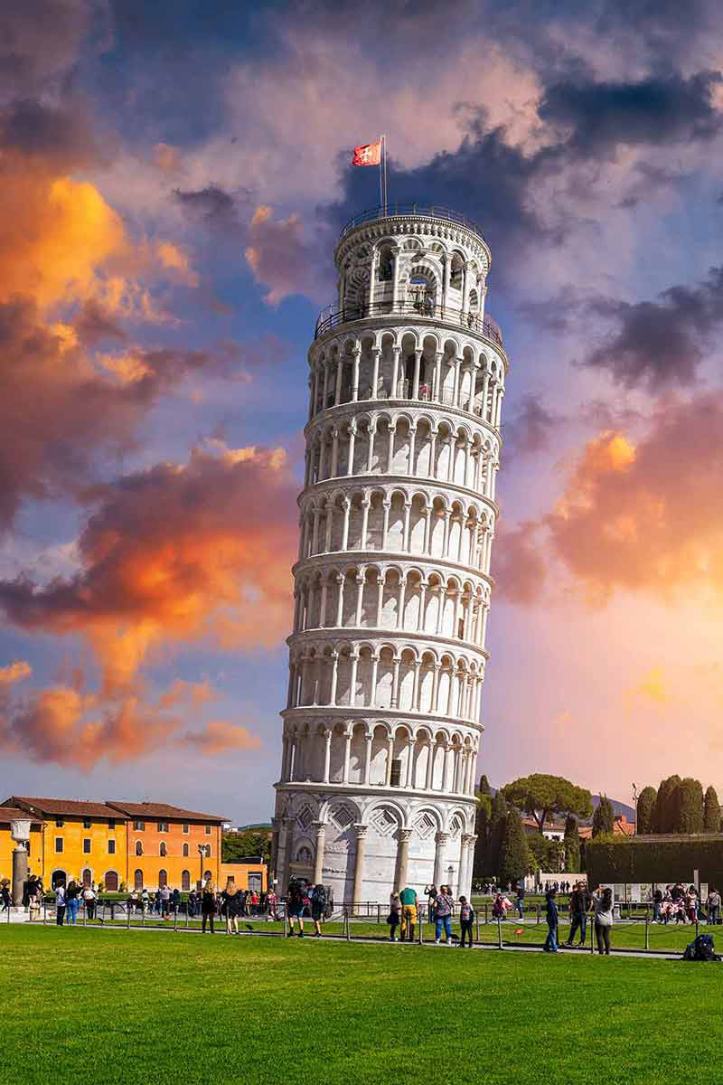 Piazza dei Miracoli en de Toren van Pisa in Italië