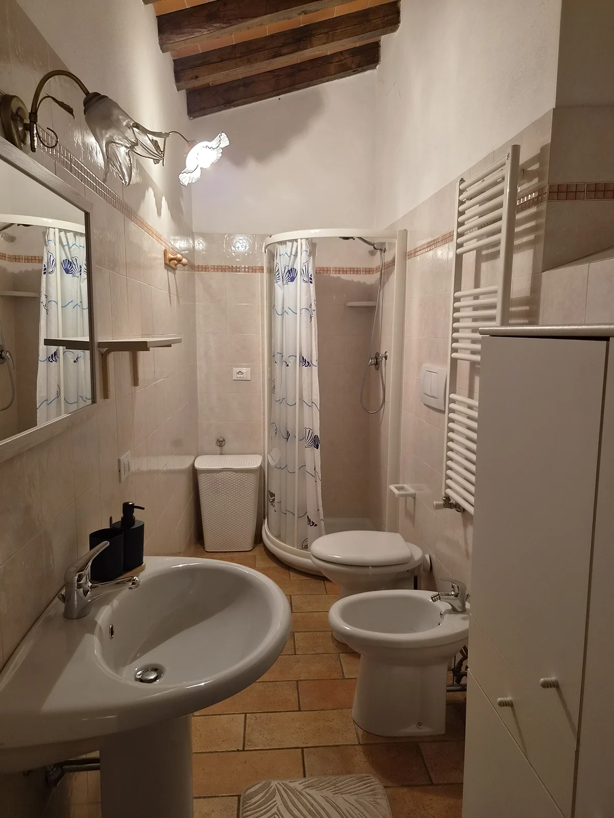 Badkamer van appartement in Toscane