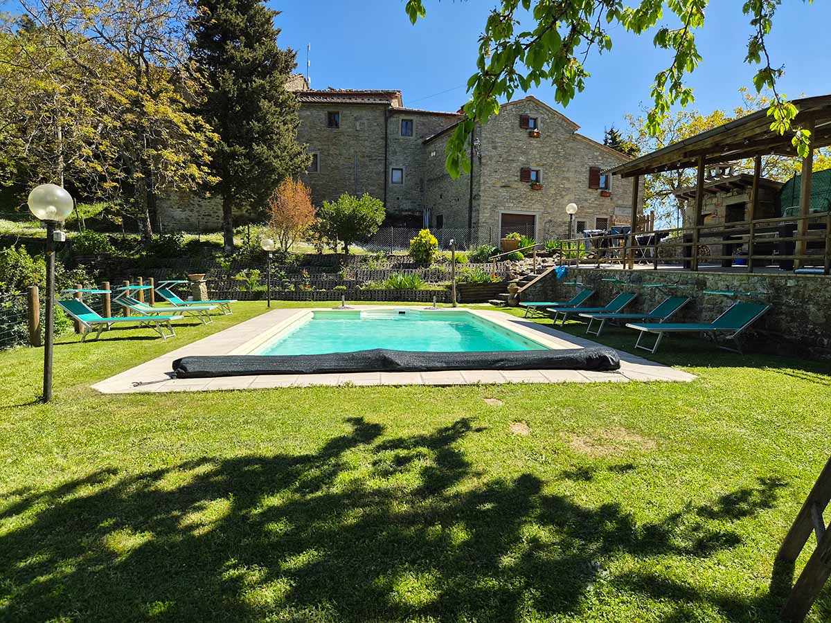 Stenen gebouwen van Borgo Vista Serena in Toscane