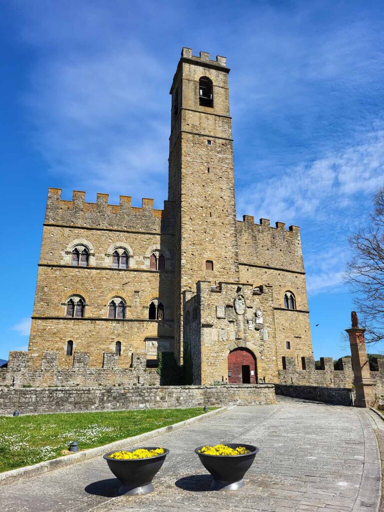 Castello di Poppi in het Casentino, een dagtrip vanaf Borgo Vista Serena